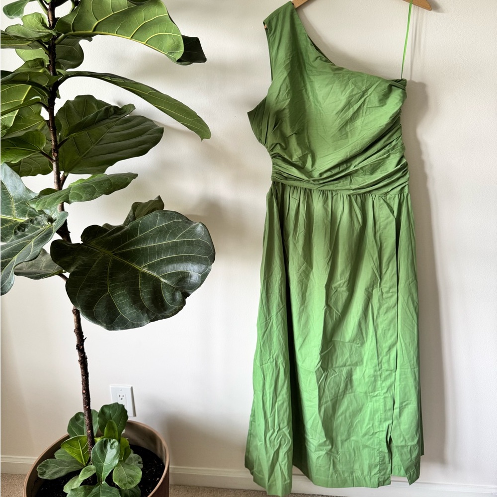 • Abercrombie & Fitch One-Shoulder Cutout Maxi Green Dress • Large